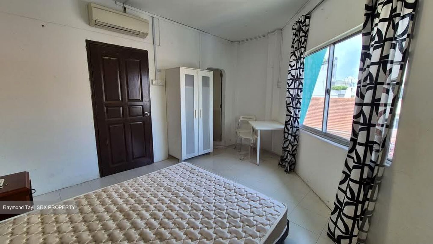 Geylang Road (D14), Shop House #605232231
